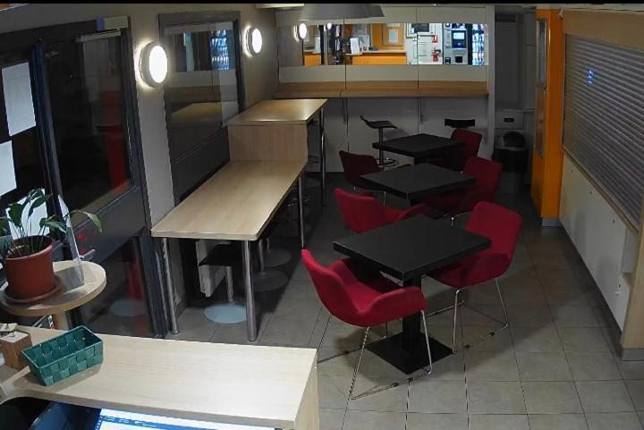 Enzo Hotel 1Er Prix Coudes Eksteriør billede