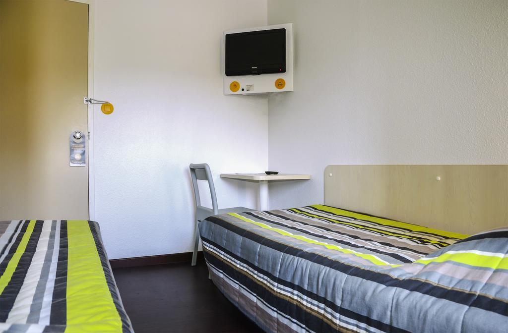 Enzo Hotel 1Er Prix Coudes Eksteriør billede
