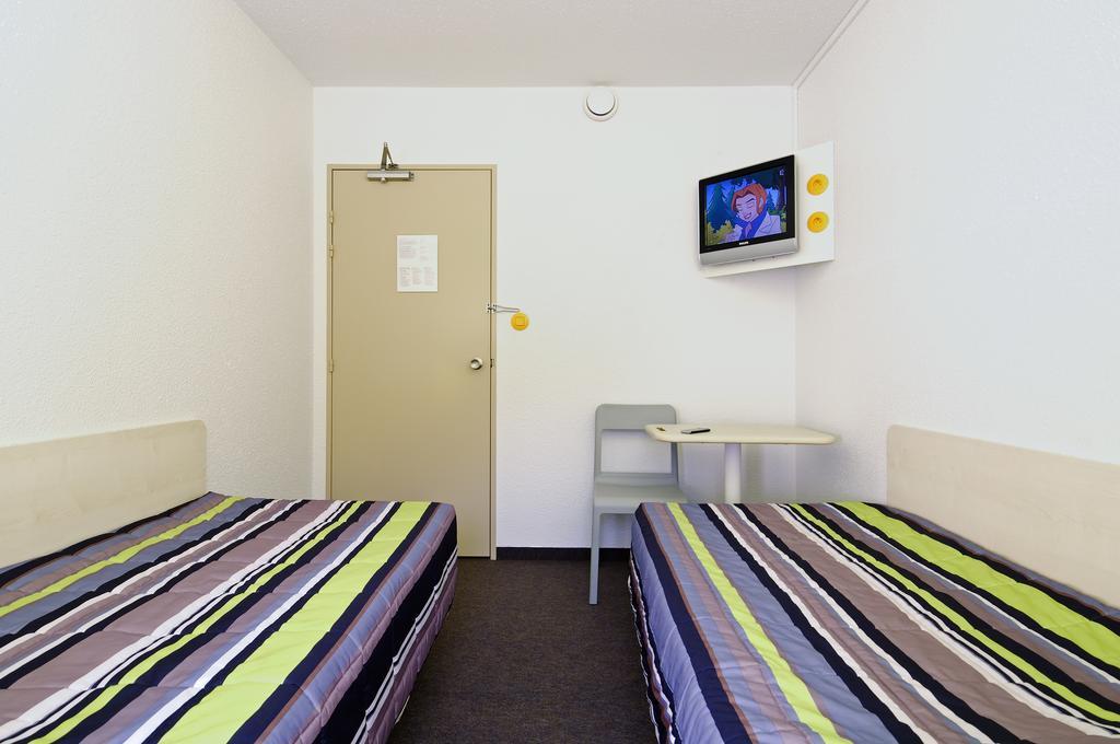 Enzo Hotel 1Er Prix Coudes Eksteriør billede